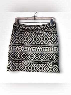 GAP Black & White Aztec Mini Skirt